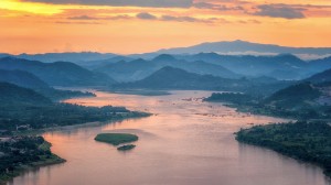 Inspiring Journeys: Postcards From the World of Viking