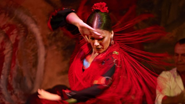 Explore Spanish flamenco with guest lecturer Lucy Hallman Russell