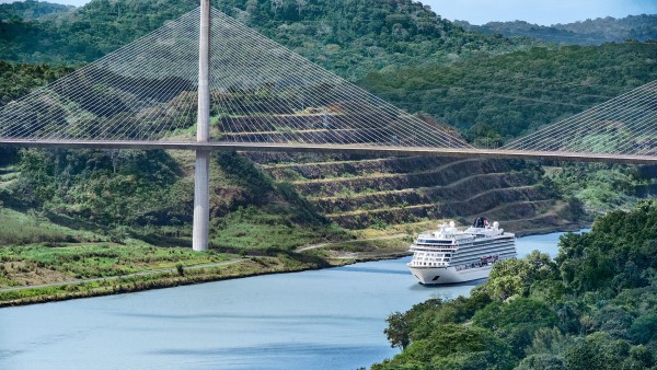 Explore our Panama Canal & Central America itinerary with Lia Da Silva Müller