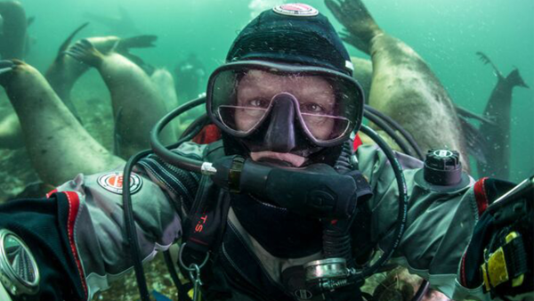 Anne Diamond learns about underwater exploration with Canadian explorer Jill Heinerth
