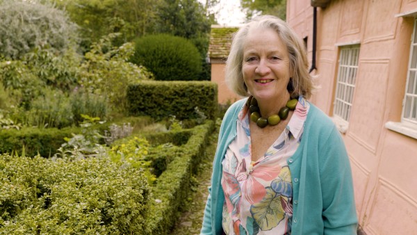 Marvel at English country gardens with Caroline Holmes