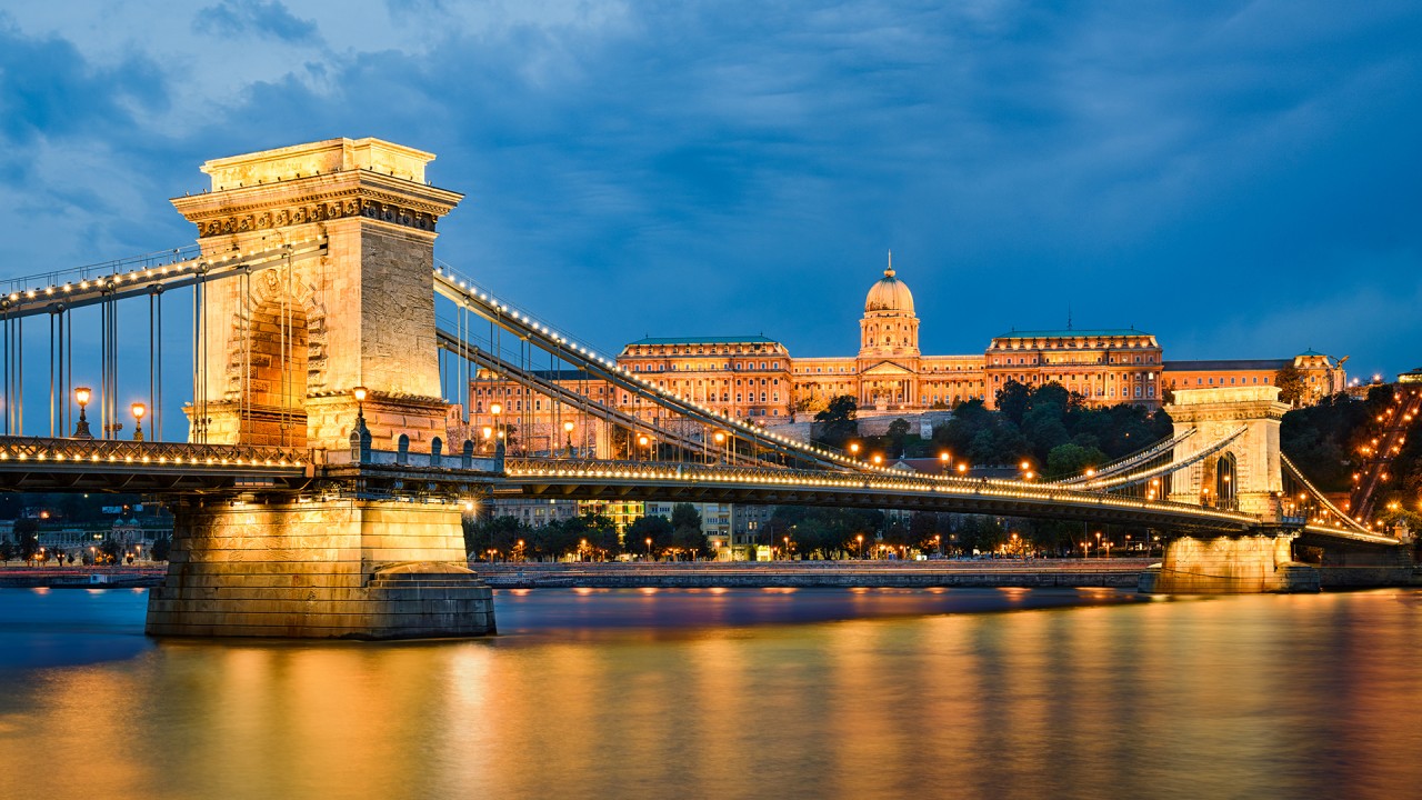 At Home in Budapest with Kinga & Eszter)