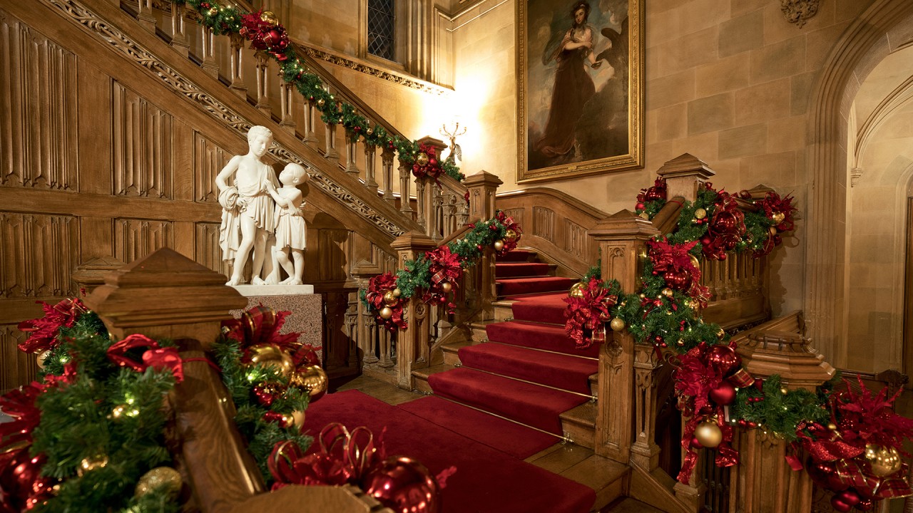 Highclere at Christmas with Lady Carnarvon)