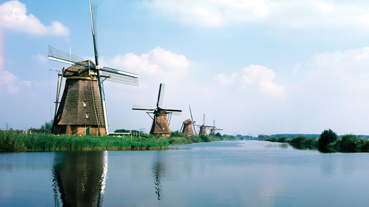 Exploring Holland - Amsterdam to Kinderdijk)