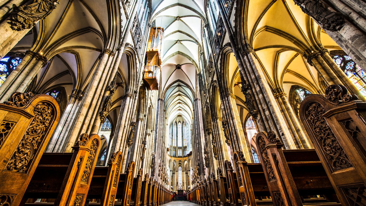 At home in Cologne with art historian and guide Daniela Scarpati)