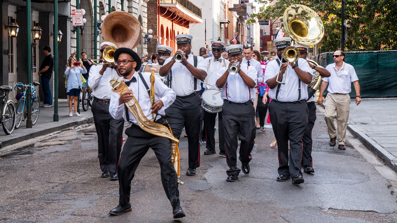 Discover our New Orleans & Southern Charms itinerary with Elizabeth Canavan-Palermo and Thomas Hook)