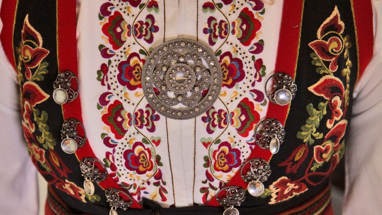 Top 10: traditional clothing styles from around the world)