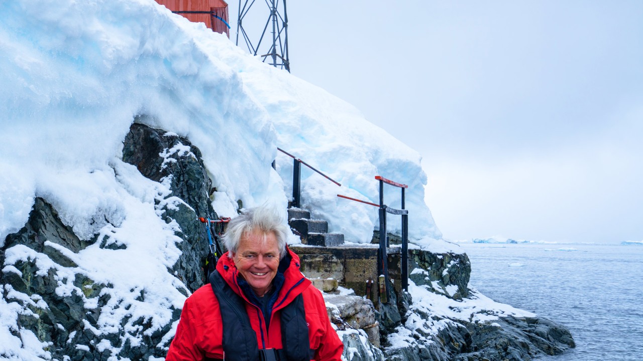 Jean Newman Glock interviews acclaimed travel writer, photographer and author Chris Caldicott)