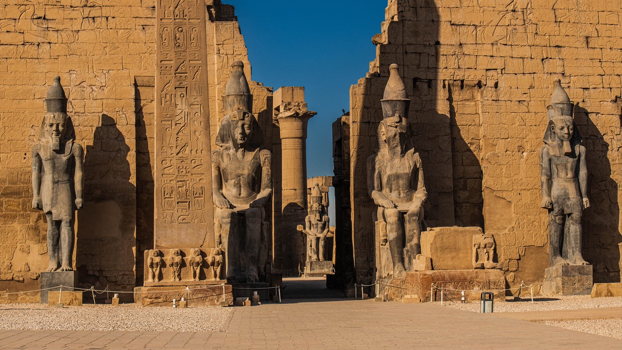 Immerse yourself in Egypt’s ancient wonders with photographer Chris Caldicott)