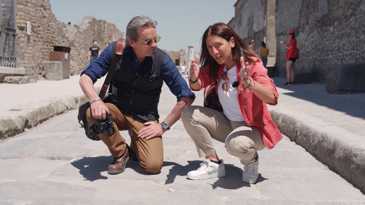 Explore the wonders of Naples with Alastair Miller