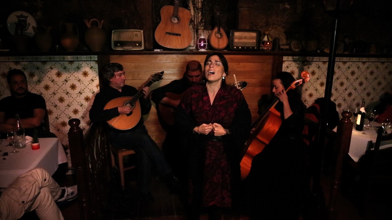 Fado, Music of Portugal)